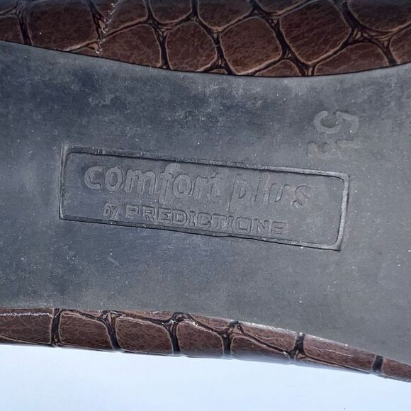 Comfort Plus Croco Embossed Pumps - Picture 7 of 11